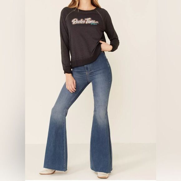 Dale Brisby Women's Medium Rodeo Time Graphic Long Sleeve Crop Sweatshirt Top - Picture 1 of 10